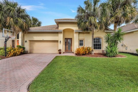 House in Estero, Florida 5 bedrooms, 241.55 sq.m. № 1070987 - photo 1