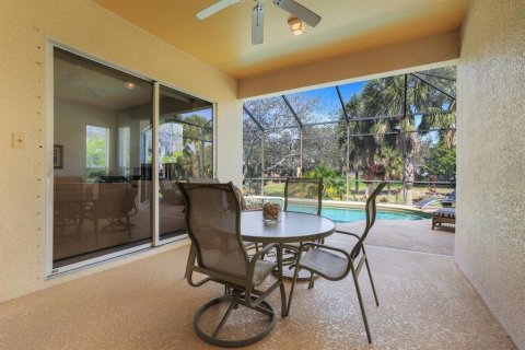 House in Estero, Florida 5 bedrooms, 241.55 sq.m. № 1070987 - photo 28