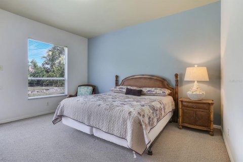 House in Estero, Florida 5 bedrooms, 241.55 sq.m. № 1070987 - photo 14