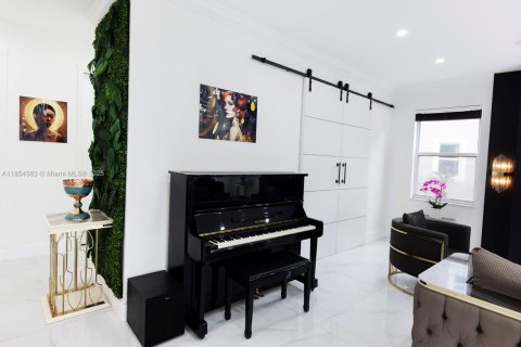 Casa en alquiler en Miramar, Florida, 5 dormitorios, 371.05 m2 № 1877926 - foto 18