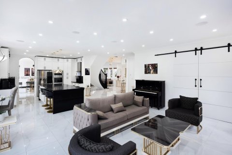 Casa en alquiler en Miramar, Florida, 5 dormitorios, 371.05 m2 № 1877926 - foto 5