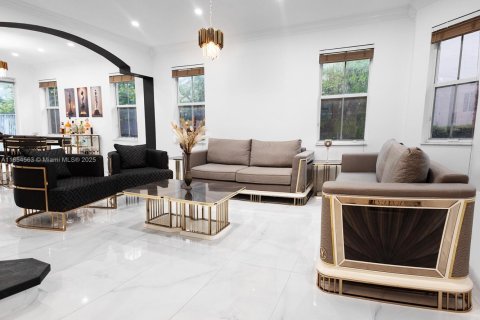 Casa en alquiler en Miramar, Florida, 5 dormitorios, 371.05 m2 № 1877926 - foto 4