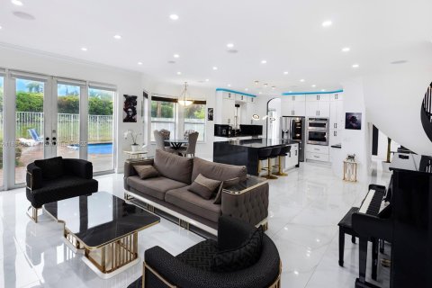 Casa en alquiler en Miramar, Florida, 5 dormitorios, 371.05 m2 № 1877926 - foto 16