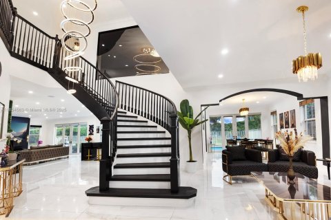 Casa en alquiler en Miramar, Florida, 5 dormitorios, 371.05 m2 № 1877926 - foto 3