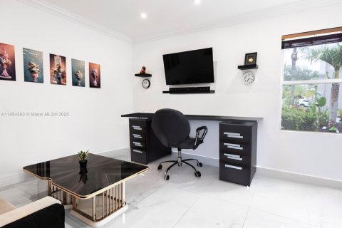 Casa en alquiler en Miramar, Florida, 5 dormitorios, 371.05 m2 № 1877926 - foto 25