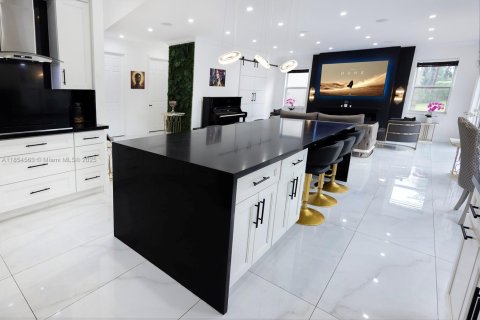 Casa en alquiler en Miramar, Florida, 5 dormitorios, 371.05 m2 № 1877926 - foto 14