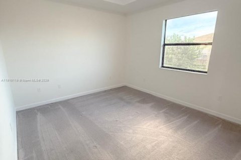 Снять в аренду таунхаус в Хомстед, Флорида 3 спальни, 137.77м2, № 1971244 - фото 13