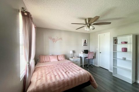 Casa en venta en Port St. Lucie, Florida, 3 dormitorios, 108.88 m2 № 2077891 - foto 15