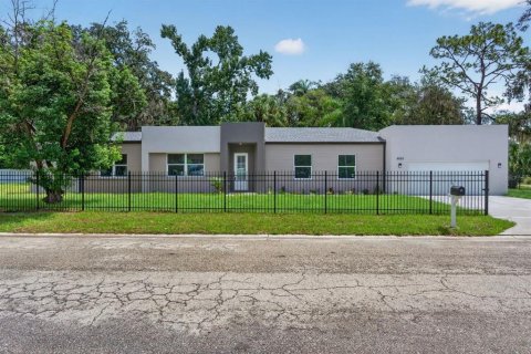 Casa en Tampa, Florida 4 dormitorios, 190.45 m2 № 2379445