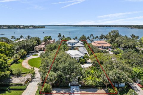 House in Stuart, Florida 4 bedrooms, 641.21 sq.m. № 1154184 - photo 1