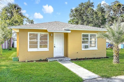 Casa en venta en Daytona Beach, Florida, 2 dormitorios, 64.85 m2 № 1885443 - foto 1
