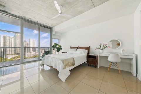 Condo in Miami, Florida, 2 bedrooms  № 1794246 - photo 13