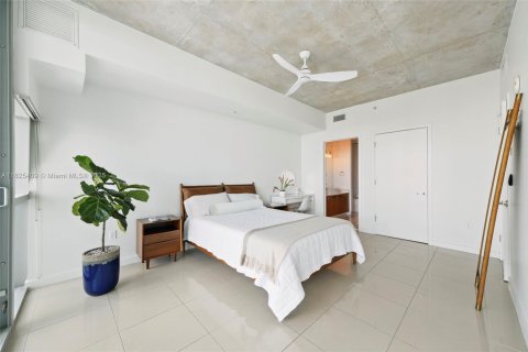 Condo in Miami, Florida, 2 bedrooms  № 1794246 - photo 17