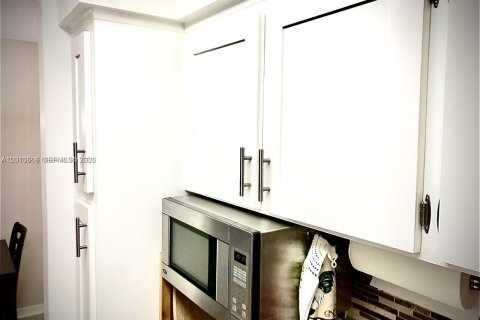 Condominio en alquiler en Hallandale Beach, Florida, 1 dormitorio, 58.06 m2 № 2075829 - foto 18