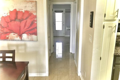 Condominio en alquiler en Hallandale Beach, Florida, 1 dormitorio, 58.06 m2 № 2075829 - foto 14