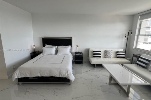Condominio en alquiler en Miami Beach, Florida, 49.24 m2 № 2019377 - foto 15