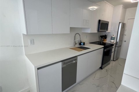 Condominio en alquiler en Miami Beach, Florida, 49.24 m2 № 2019377 - foto 7