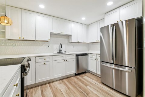 Casa en venta en Tampa, Florida, 3 dormitorios, 124.67 m2 № 1840610 - foto 8