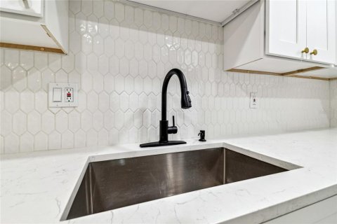 Casa en venta en Tampa, Florida, 3 dormitorios, 124.67 m2 № 1840610 - foto 13