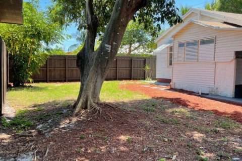House in Oakland Park, Florida 2 bedrooms, 78.97 sq.m. № 2382916 - photo 17