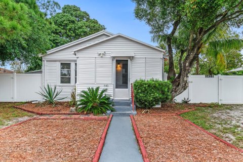 House in Oakland Park, Florida 2 bedrooms, 78.97 sq.m. № 2382916