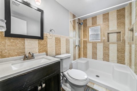 House in Oakland Park, Florida 2 bedrooms, 78.97 sq.m. № 2382916 - photo 7