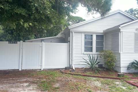 House in Oakland Park, Florida 2 bedrooms, 78.97 sq.m. № 2382916 - photo 20