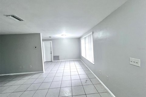Casa en alquiler en Port Richey, Florida, 2 dormitorios, 95.88 m2 № 2259136 - foto 8