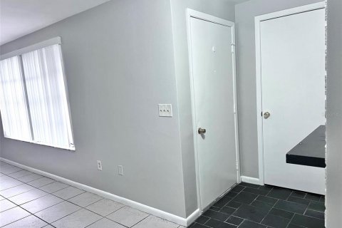 Casa en alquiler en Port Richey, Florida, 2 dormitorios, 95.88 m2 № 2259136 - foto 6