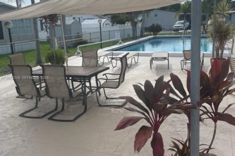 Commercial property in Homestead, Florida 46.45 sq.m. № 2041917