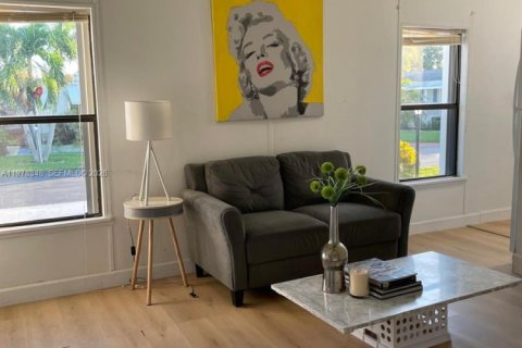 Commercial property in Homestead, Florida 46.45 sq.m. № 2041917 - photo 7