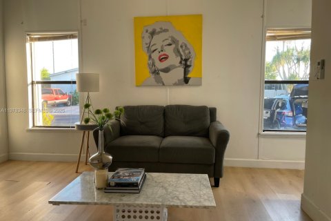 Commercial property in Homestead, Florida 46.45 sq.m. № 2041917 - photo 3