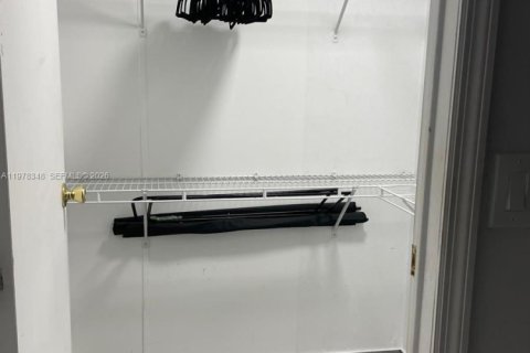 Commercial property in Homestead, Florida 46.45 sq.m. № 2041917 - photo 8