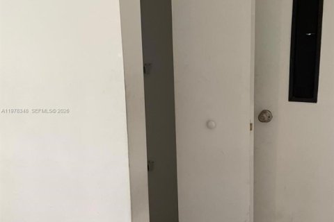 Commercial property in Homestead, Florida 46.45 sq.m. № 2041917 - photo 5