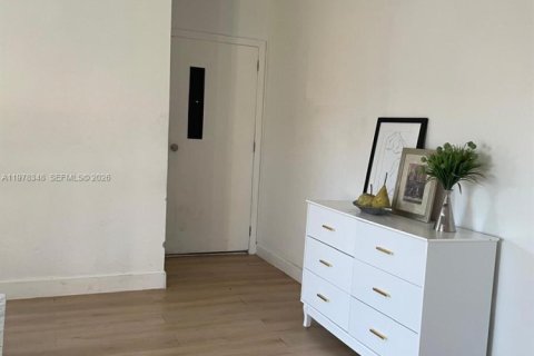 Commercial property in Homestead, Florida 46.45 sq.m. № 2041917 - photo 6