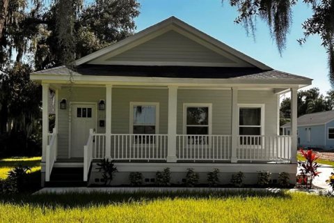 House in Plant City, Florida 3 bedrooms, 121.89 sq.m. № 1614956 - photo 1
