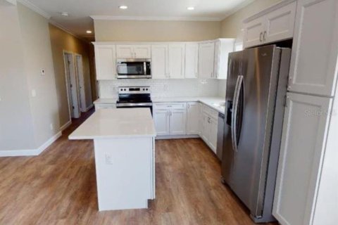 House in Plant City, Florida 3 bedrooms, 121.89 sq.m. № 1614956 - photo 4