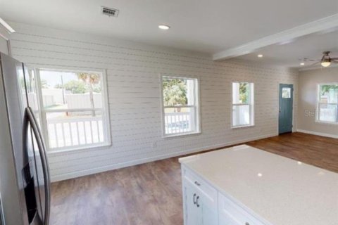 House in Plant City, Florida 3 bedrooms, 121.89 sq.m. № 1614956 - photo 5