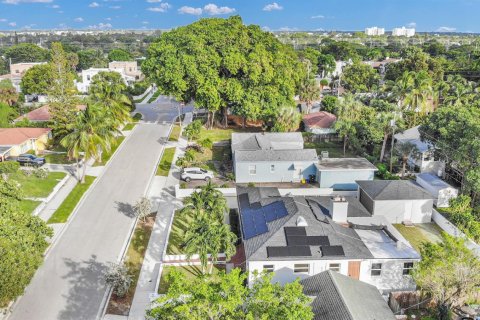 Casa en venta en West Palm Beach, Florida, 3 dormitorios, 183.3 m2 № 2378661 - foto 18