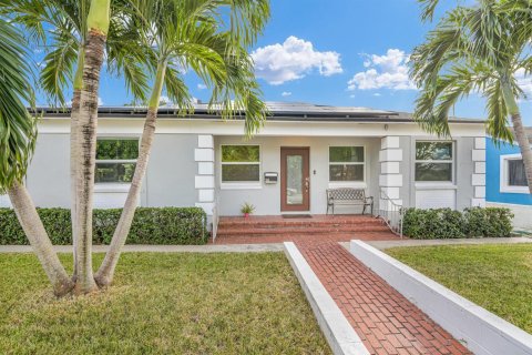 Casa en venta en West Palm Beach, Florida, 3 dormitorios, 183.3 m2 № 2378661 - foto 16