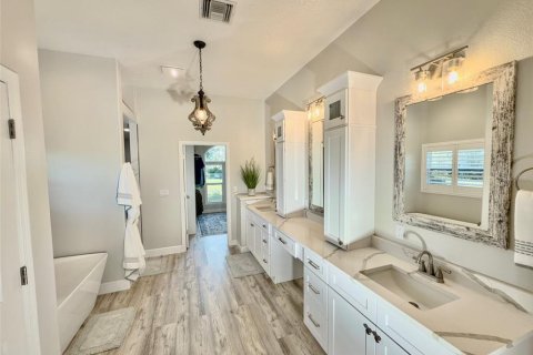 Casa en venta en Myakka City, Florida, 4 dormitorios, 262.45 m2 № 2302213 - foto 10