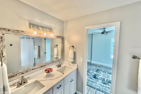 Casa en venta en Myakka City, Florida, 4 dormitorios, 262.45 m2 № 2302213 - foto 15