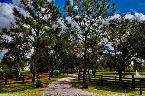 Casa en venta en Myakka City, Florida, 4 dormitorios, 262.45 m2 № 2302213 - foto 3