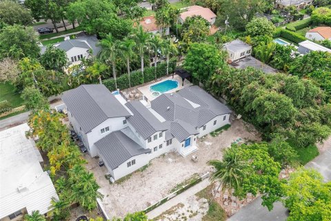 House in Miami Shores, Florida 5 bedrooms, 475.57 sq.m. № 1821592 - photo 5
