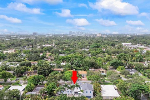 House in Miami Shores, Florida 5 bedrooms, 475.57 sq.m. № 1821592 - photo 6