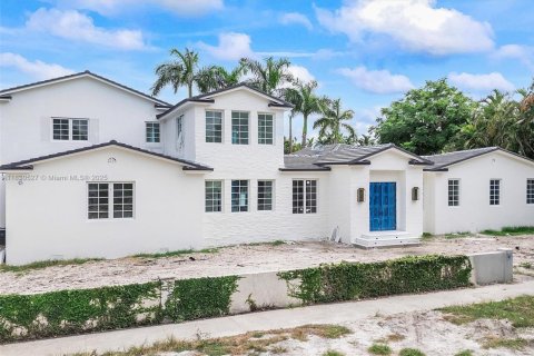 House in Miami Shores, Florida 5 bedrooms, 475.57 sq.m. № 1821592 - photo 2