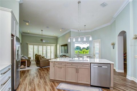 House in Pinellas Park, Florida 4 bedrooms, 340.12 sq.m. № 2277477 - photo 27