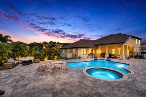 House in Pinellas Park, Florida 4 bedrooms, 340.12 sq.m. № 2277477 - photo 3
