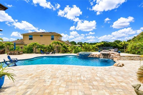 House in Pinellas Park, Florida 4 bedrooms, 340.12 sq.m. № 2277477 - photo 7