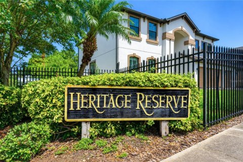House in Pinellas Park, Florida 4 bedrooms, 340.12 sq.m. № 2277477 - photo 2
